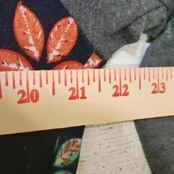 Lularoe Randy Top - Picture 5 of 5